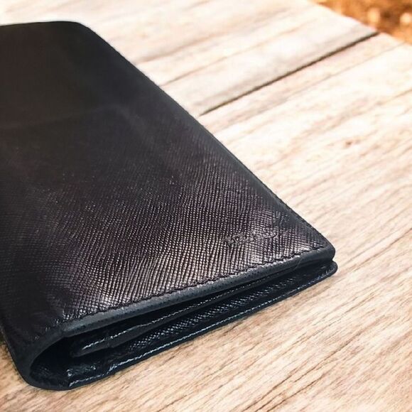 Prada Black Leather Wallet Minimalist Design In Preloved Condition - Picture 3 of 11